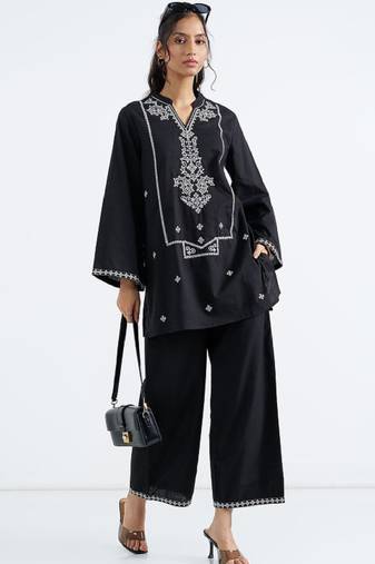 Women ethnic motifs embroidered regular thread work pure cotton kurta with palazzos