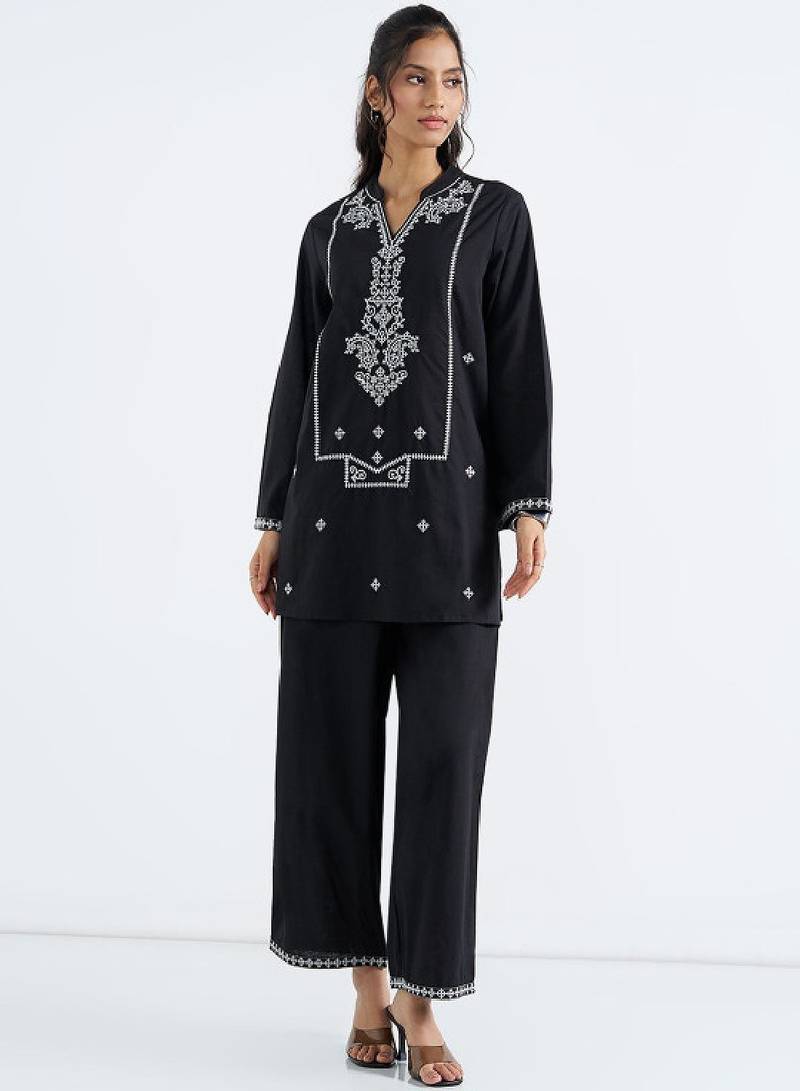 Women ethnic motifs embroidered regular thread work pure cotton kurta with palazzos