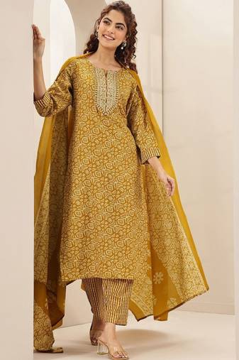 Women ethnic motifs printed regular thread work kurta with trousers & with dupatta