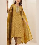 Women ethnic motifs printed regular thread work kurta with trousers & with dupatta