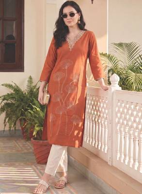 Women floral embroidered thread work kurta 1