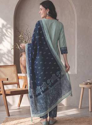 Women floral printed regular sequinned pure cotton kurta with palazzos & with dupatta 4