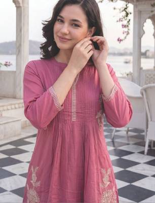 Women floral embroidered regular thread work pure cotton kurta with trousers 2