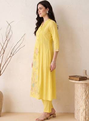 Women floral embroidered regular thread work pure cotton kurta with trousers 3