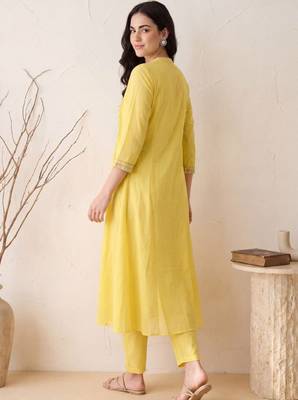 Women floral embroidered regular thread work pure cotton kurta with trousers 4