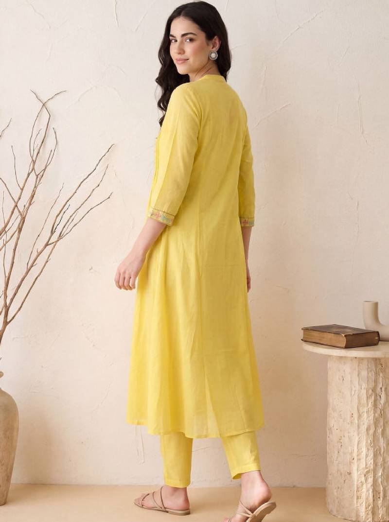 Women floral embroidered regular thread work pure cotton kurta with trousers