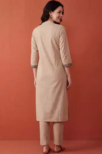 Women ethnic motifs embroidered regular thread work pure cotton kurta with trousers