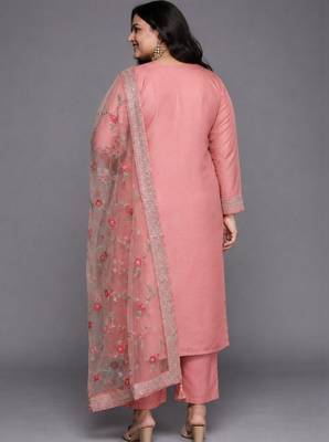 Women floral regular kurta with trousers & with dupatta 3