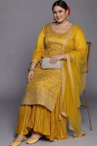 Women floral embroidered regular kurta with sharara & with dupatta