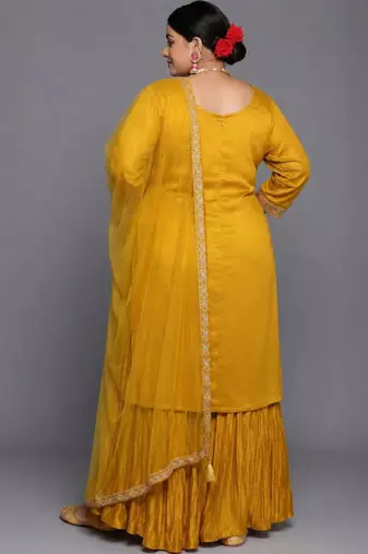 Women floral embroidered regular kurta with sharara & with dupatta