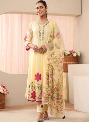 Women floral embroidered panelled kurta with trousers & with dupatta 1