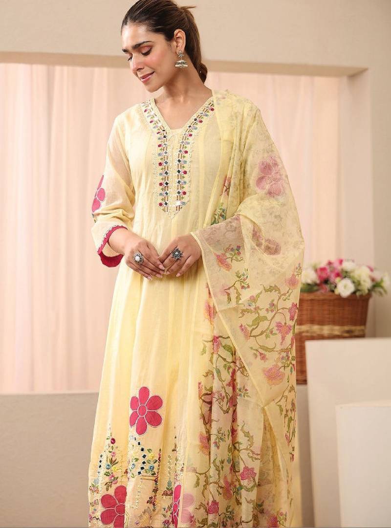 Women floral embroidered panelled kurta with trousers & with dupatta