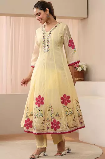 Women floral embroidered panelled kurta with trousers & with dupatta