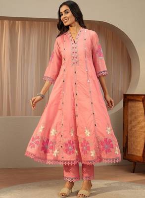 Women floral embroidered regular mirror work kurta with trousers & with dupatta 4