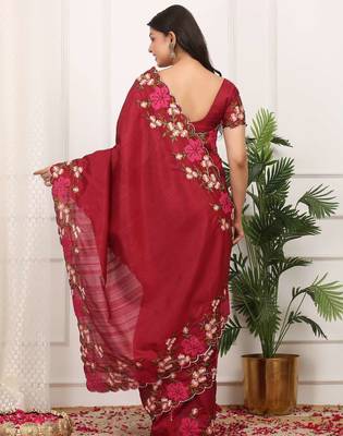 Red manipuri silk embroidered thread work heavy look ethnic saree with blouse 5