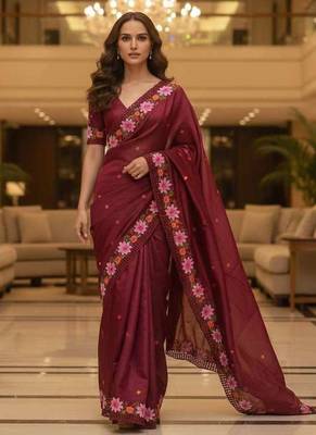 Red manipuri silk embroidered thread work heavy look ethnic saree with blouse 3