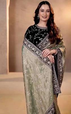 Cream silk embroidered sequins work heavy look ethnic saree with blouse 3