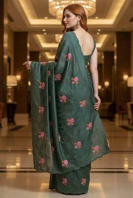 Green manipuri silk embroidered thread work heavy look ethnic saree with blouse 2