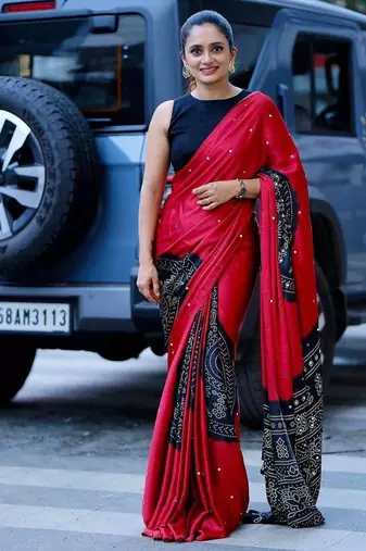 Red silk embroidered mirror work heavy look ethnic saree with blouse