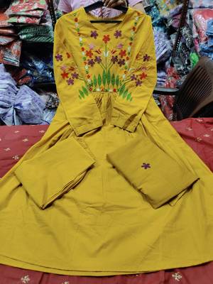 Women's Mustard Cotton Blend Embroidered Kurta Pant Dupatta Set 4