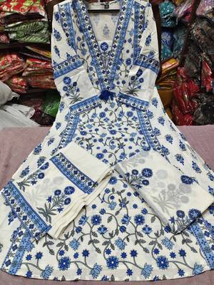 Women's White & Blue Floral Printed Cotton Blend Kurta Pant Dupatta Set 3