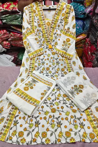 Women's White & YellowFloral Printed Cotton Blend Kurta Pant Dupatta Set