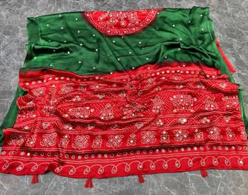 Green silk embroidered mirror work heavy look ethnic saree with blouse 5