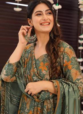 Green muslin silk blend digital printed kurti with palazzo set 2