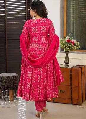 Pink muslin silk blend digital printed kurti with palazzo set 2