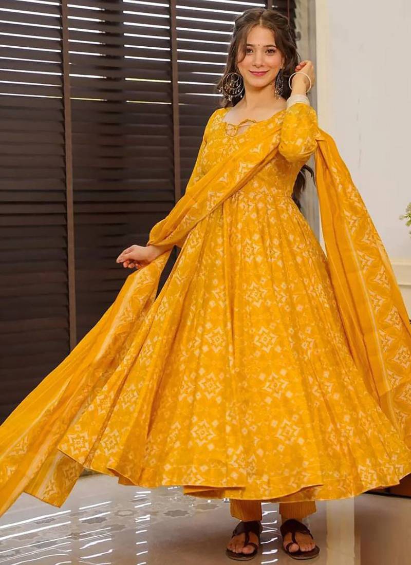 Yellow muslin silk blend digital printed kurti with palazzo set