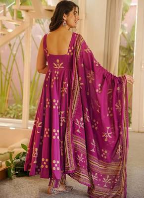Rani pink muslin silk blend kurti pant with dupatta set 2