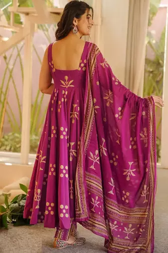 Rani pink muslin silk blend kurti pant with dupatta set