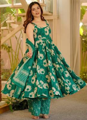 Green muslin silk blend kurti pant with dupatta set 1