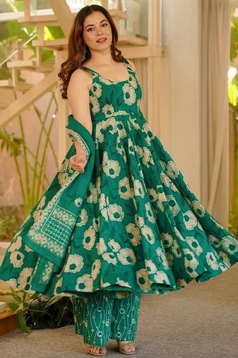 Green muslin silk blend kurti pant with dupatta set