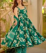 Green muslin silk blend kurti pant with dupatta set
