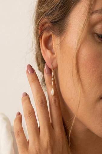 Elegant Freshwater Pearl Drop Hoop Earrings     Gold Bridal Jewelry