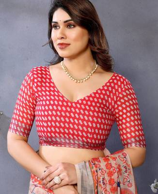 Handloom linen cotton zari border digital printed saree  with attached blouse 4