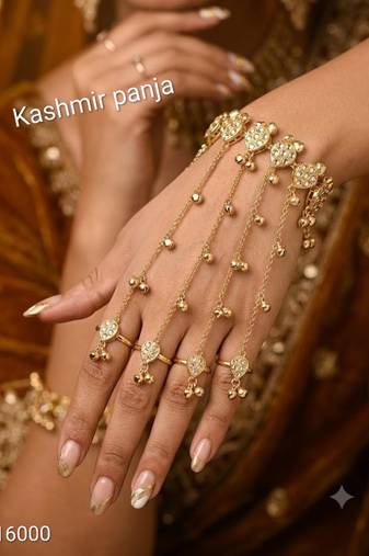 Gold-Plated White Stone & Agate Stone Haath Phool (Hath Panja)
