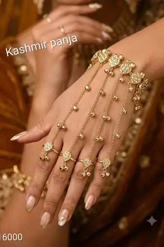 Gold-Plated White Stone & Agate Stone Haath Phool (Hath Panja)