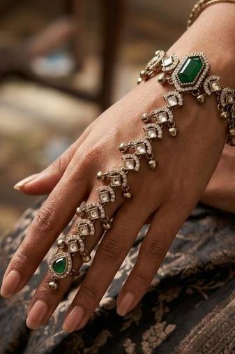 Green Stone & Agate Stone Haath Phool (Hath Panja)     Antique Gold-Plated Hand Jewelry