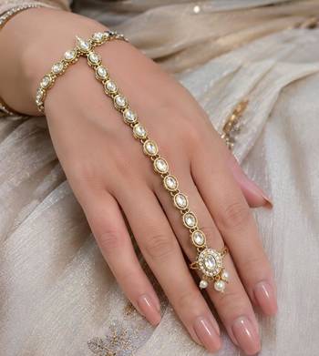 White Stone & Agate Stone Antique Gold-Plated Haath Phool (Hath Panja) 1