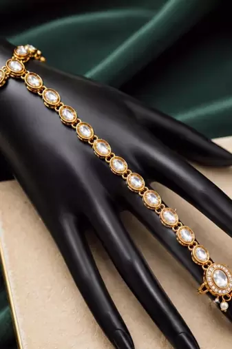 White Stone & Agate Stone Antique Gold-Plated Haath Phool (Hath Panja)