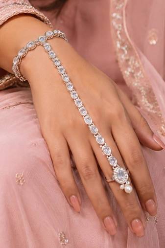 White Stone & Agate Stone Silver-Plated Haath Phool (Hath Panja)