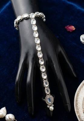 White Stone & Agate Stone Silver-Plated Haath Phool (Hath Panja) 2