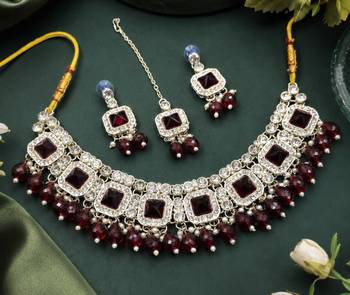 Maroon Color Necklace Set with Earrings & Maang Tikka | Agate Stone | Gold-Plated 2