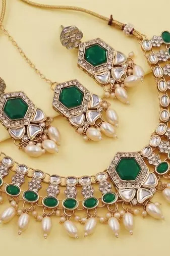 Green color necklace set with earrings and maang tikka     agate stone, lekar gold plating