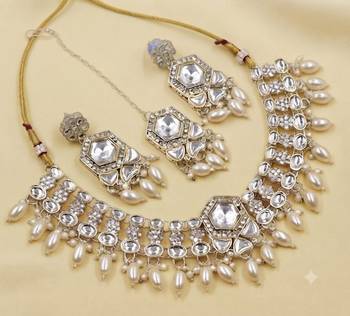 White Agate Stone Necklace Set with Earrings & Maang Tikka | Gold-Plated 2
