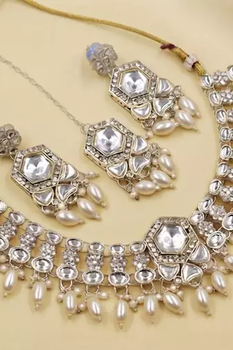 White Agate Stone Necklace Set with Earrings & Maang Tikka | Gold-Plated