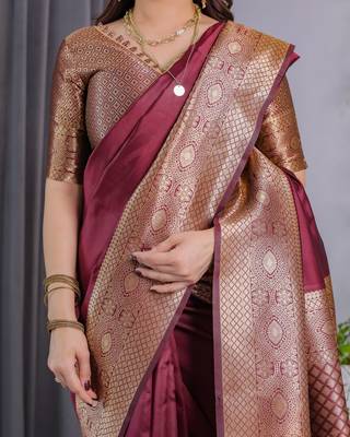 Maroon elegant zari woven banarasi silk sarees with attached blouse 5