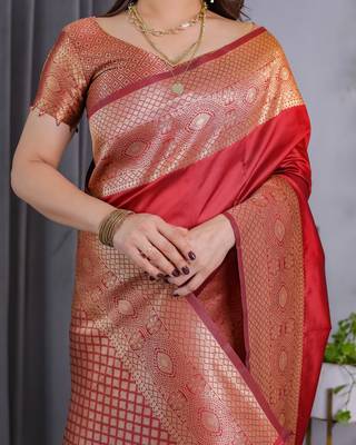 Red elegant zari woven banarasi silk sarees with attached blouse 5